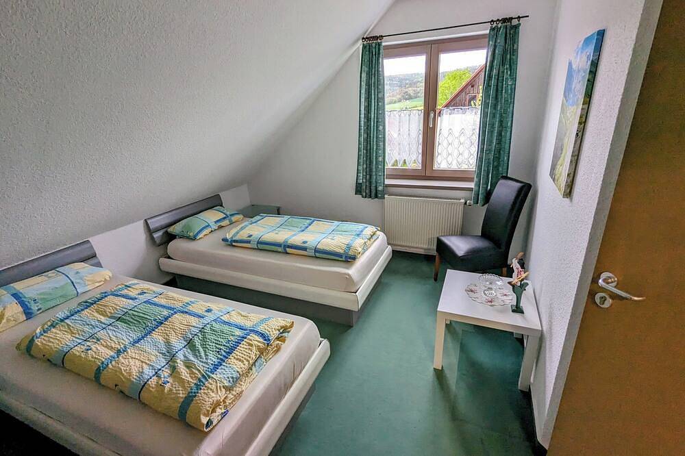 Ganze Wohnung, Fewo Herkulesblick - Ruhige Ferienwohnung mit viel Platz, Garten und Terrasse in Melsungen, Schwalm-Eder-Kreis