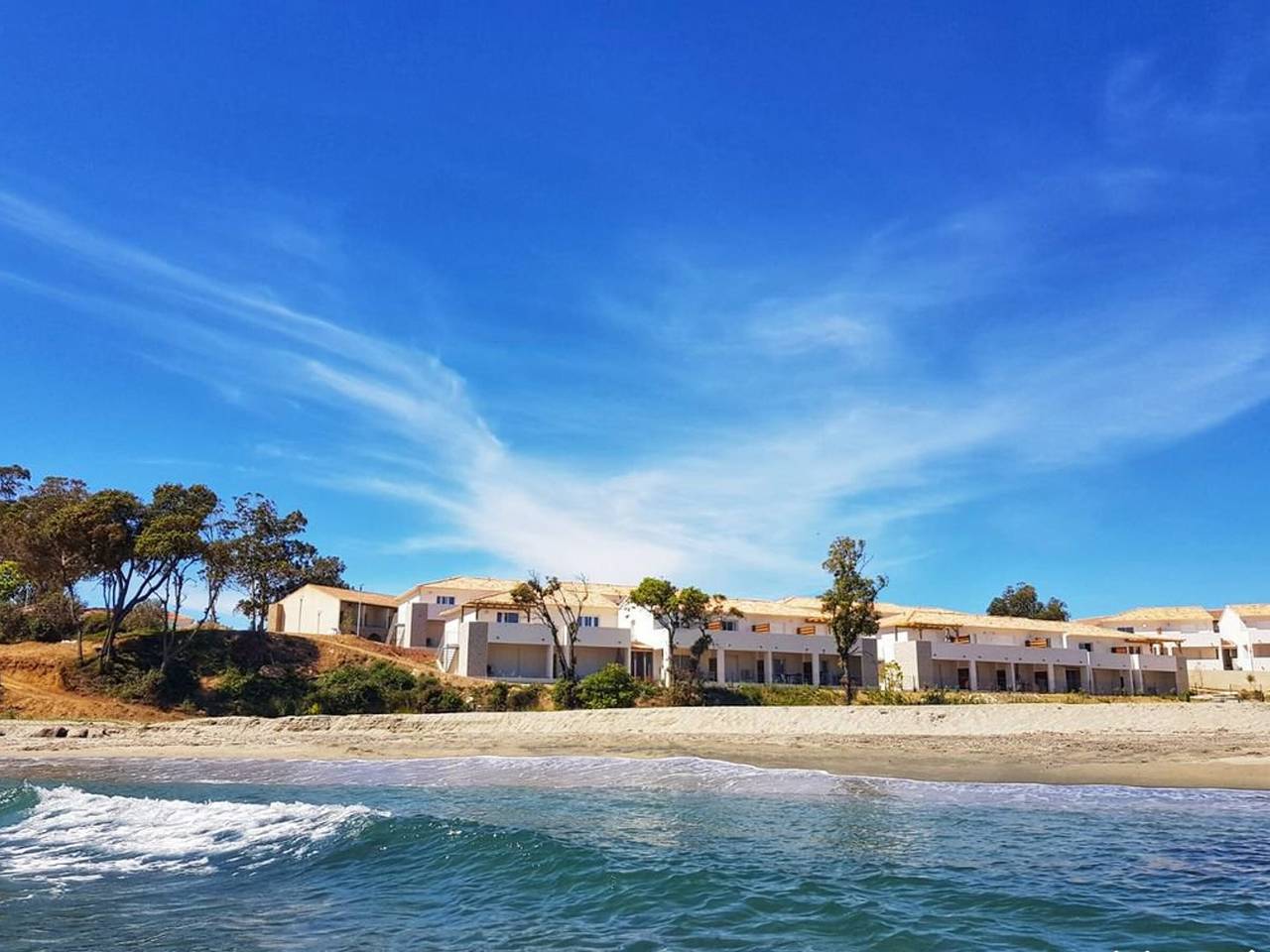 Appartement entier, Appartement au bord de mer avec piscine chauffée - Climatisé, Wifi, et proche plage in Marine de Bravone, Linguizzetta
