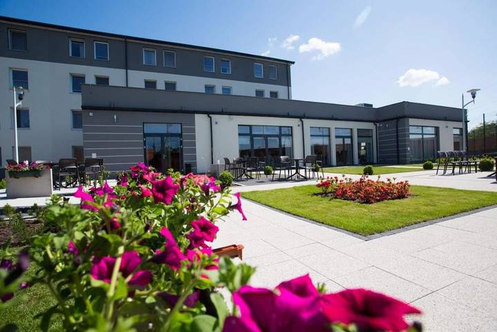 Hotel dla 2 osób, z Taras i Ogród w Nowy Dwór Mazowiecki