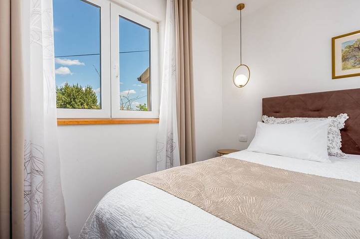 Villa pour 8 personnes, avec jardin et balcon à Sali - 4