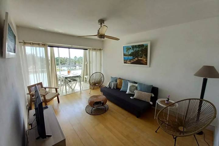 Gîte pour 4 personnes, avec vue et balcon dans Port de Bormes les Mimosas