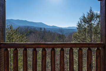 Log Cabin for 28 People in Gatlinburg, Sevier County, Photo 1