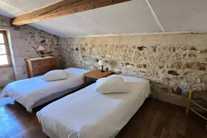 Location de vacances pour 6 personnes, animaux acceptés à Saint-Laurent-du-Verdon - 2