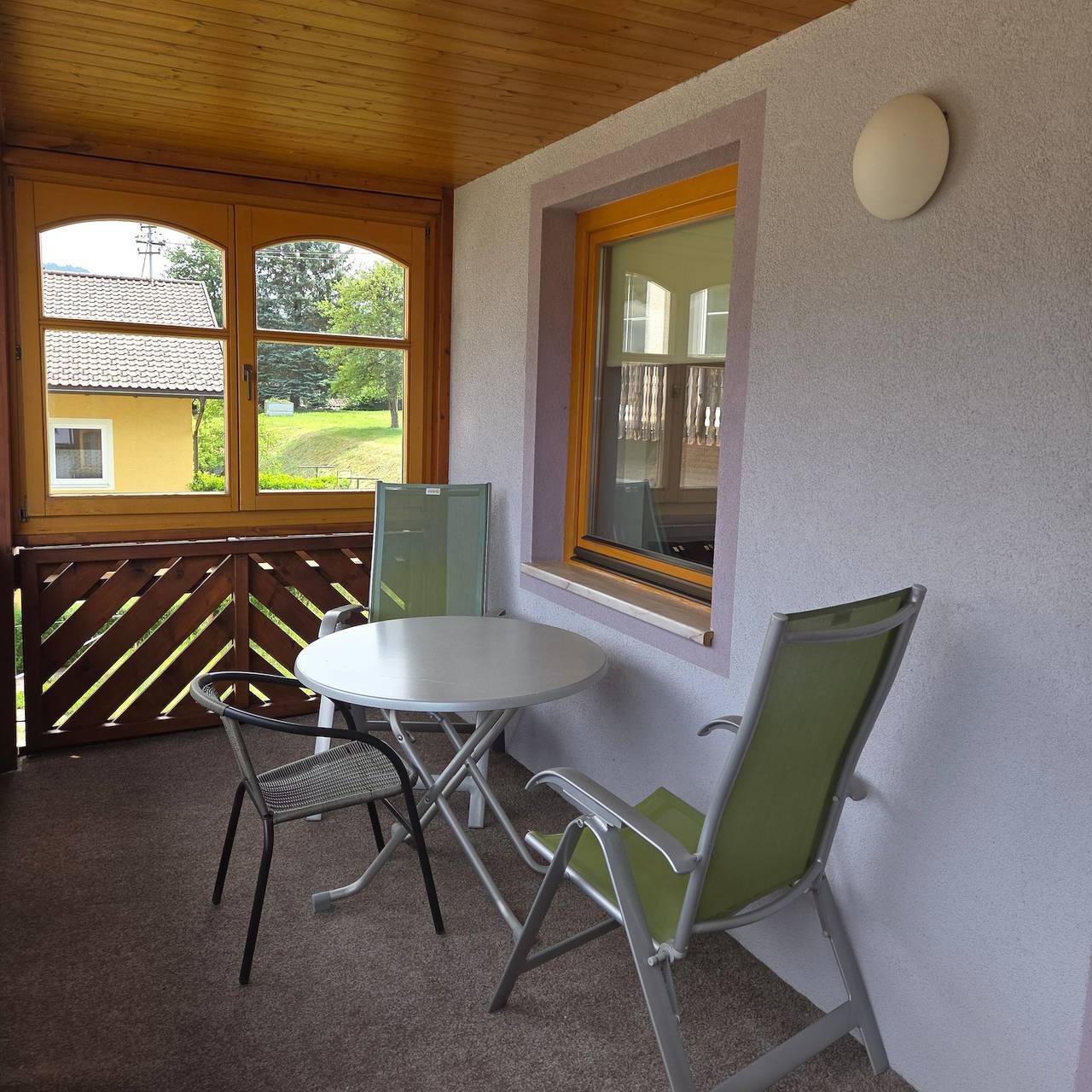 Ganze Wohnung, Merlschober, Apartment 4 mit Seeblick, privatem Strand und Balkon in Ossiach, Bezirk Feldkirchen