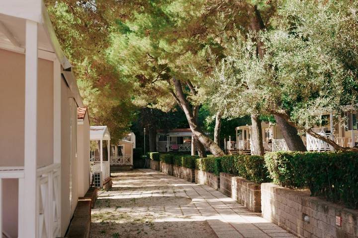 Parc de vacances pour 3 personnes, avec piscine et jardin à Sirolo - 2