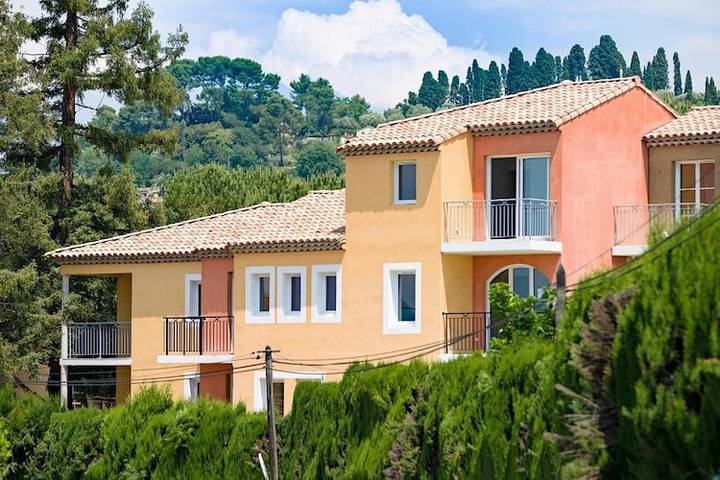 Appartement de vacances pour 4 personnes, avec piscine et balcon/terrasse, animaux acceptés à Mougins