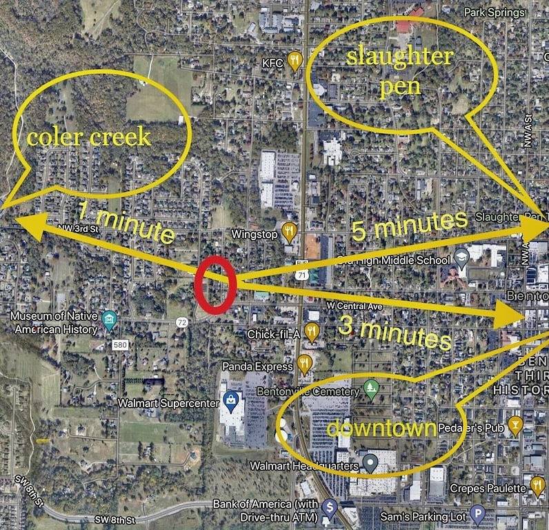 Fall Bentonville Getaway • Hot Tub • Mtb Trails • Dog Friendly in Bentonville, Ozark Mountains