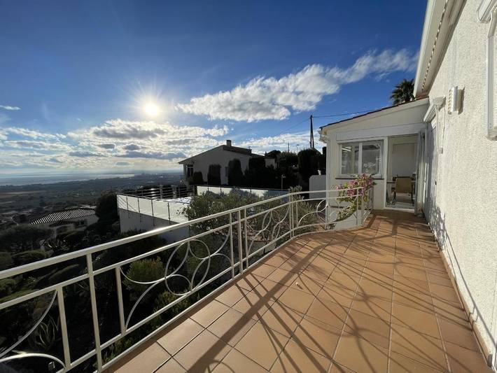 Casa rural para 7 personas, con Terraza además de Jardín y Piscina en Vilajuiga - 2