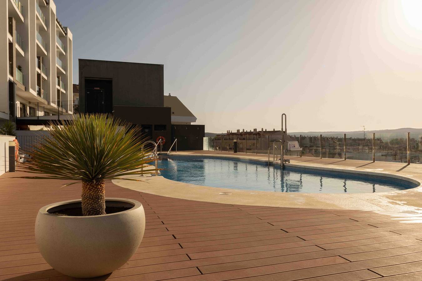 Apartamento entero, Apartamento de lujo con vistas al mar y a la montaña in Duquesa Regent, Manilva