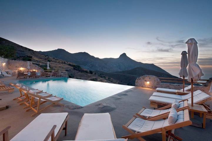 Appart’hôtel pour 5 personnes, avec jardin ainsi que piscine et vue, animaux acceptés