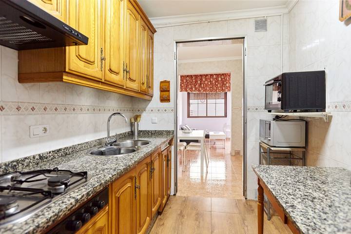 Holiday Home 'López' with Private Terrace, Wi-Fi, and Air Conditioning in Baena, Córdoba Province