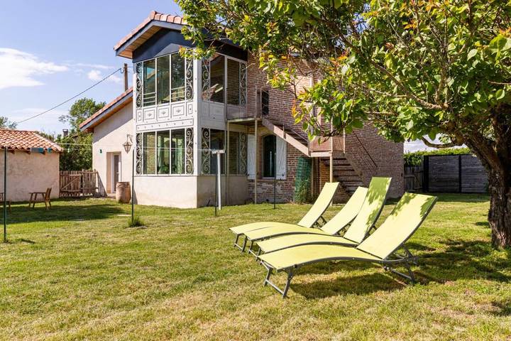 Gîte pour 8 personnes, adapté aux familles à Villenouvelle