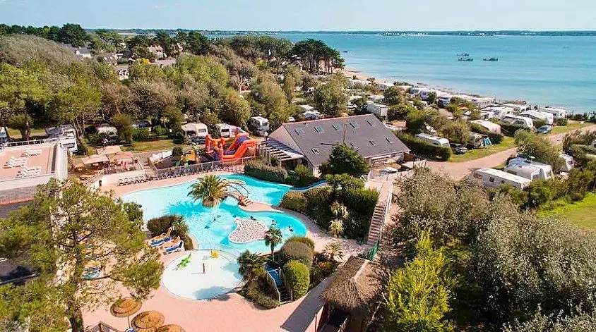 Mobil home pour 5 personnes, avec Terrasse et Piscine dans Plage dPlage du Bile - 4