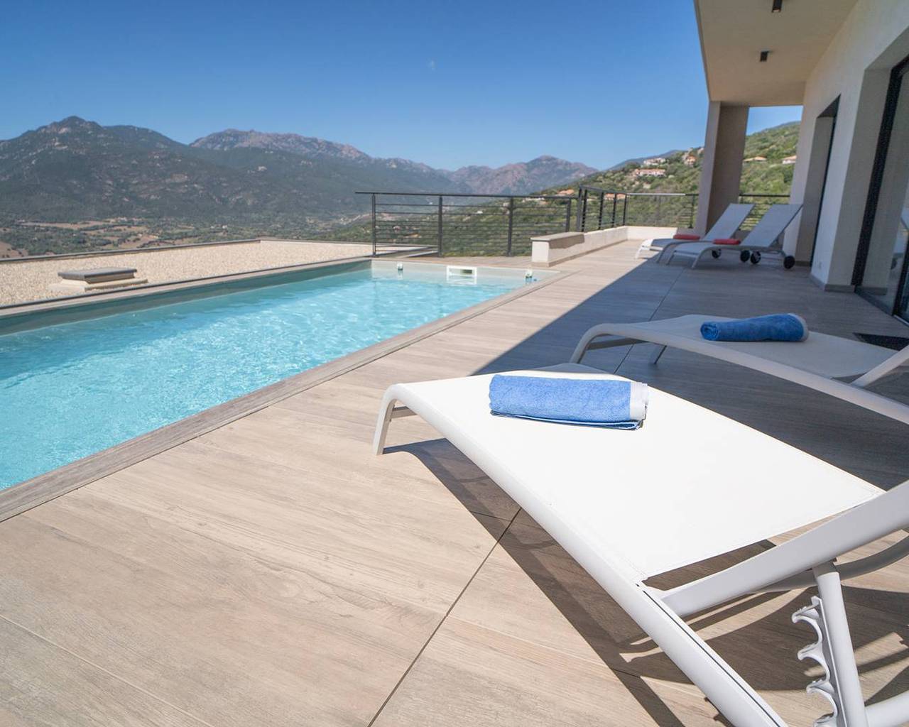 Appartamento intero, Villa Cupabia , vue mer et piscine chauffée in Viggianello (Francia), Sartène e dintorni