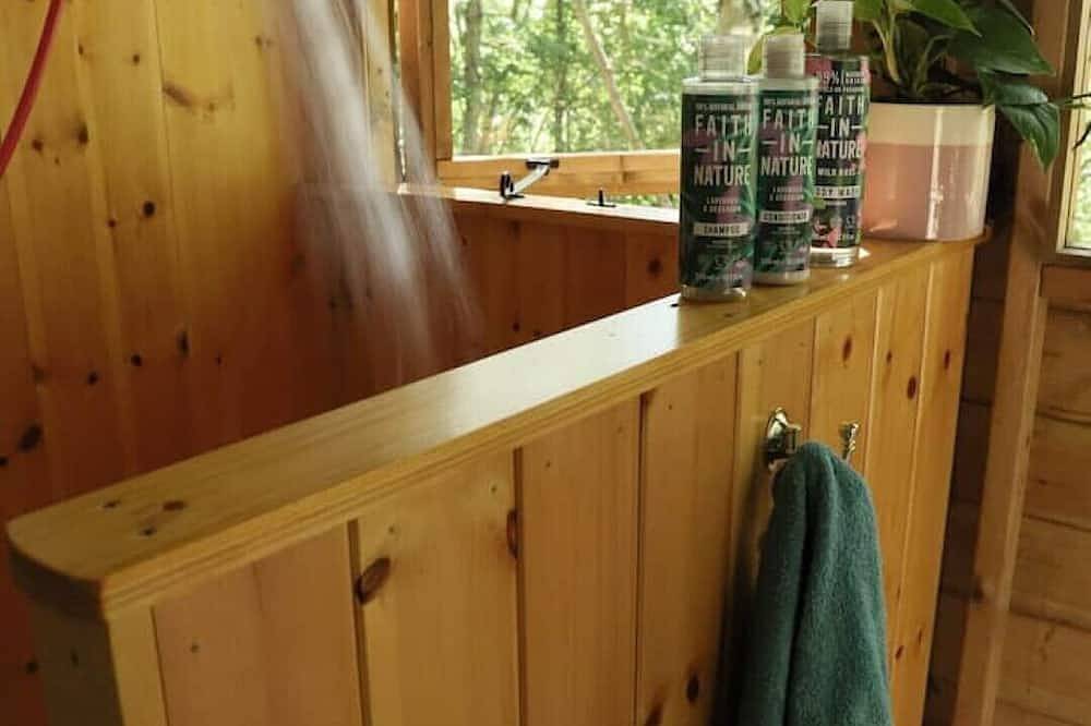 Warwickshire Woodland Glamping Cabin - Oak in Warwickshire