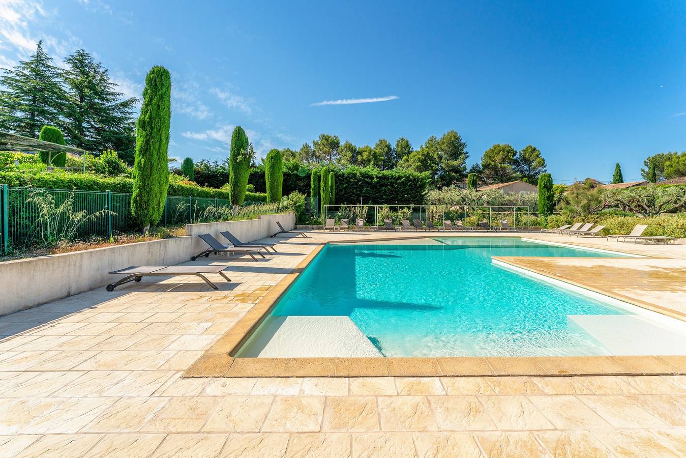 Mazet in gesicherter Wohnanlage mit Pool nahe Alpilles und Stadtzentrum in Saint-Rémy-de-Provence, Arles und Umgebung