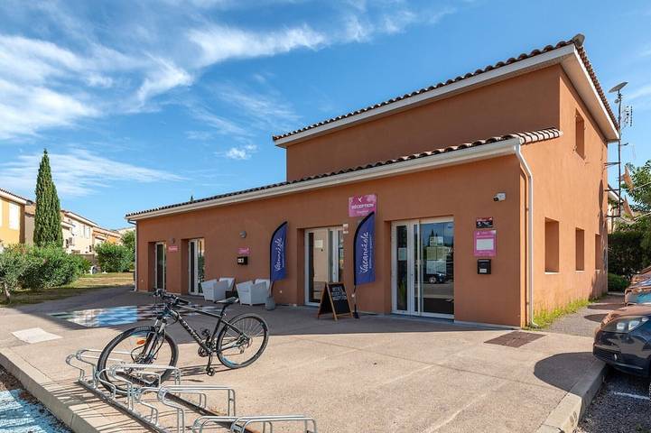 Ferienwohnung für 4 Personen, mit Pool und Balkon - 1