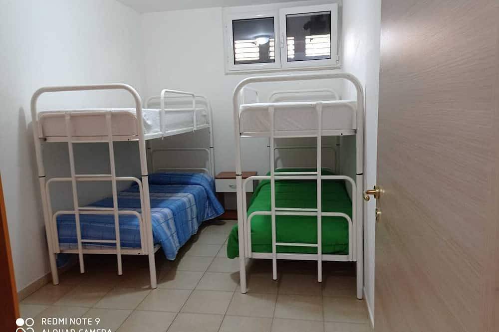 Appartamento intero, Casa vacanza nel villaggio riva azzurra a 500 m dal mare con splendida piscina in Policoro, Golfo di Taranto