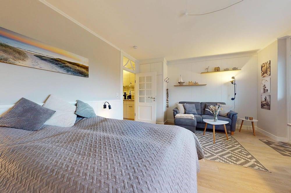 Ganze Wohnung, Modernes 1-Zimmer Apartment mit Balkon und hochwertigen Tischlereinbauten in Hörnum, Sylt