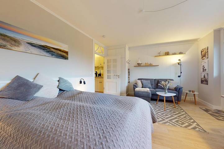 Ganze Wohnung, Modernes 1-Zimmer Apartment mit Balkon und hochwertigen Tischlereinbauten in Hörnum, Sylt