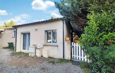 Gîte pour 4 personnes, avec terrasse à Nébian
