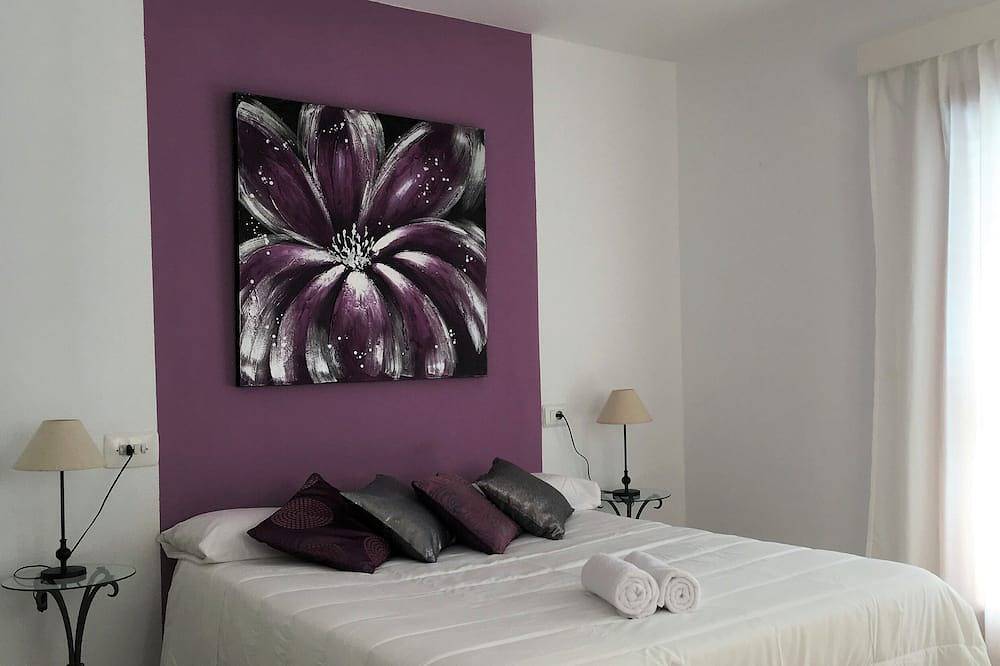 Haus Mit Pool 2Km Von Ibiza in Sant Jordi de ses Salines, Sant Josep de sa Talaia