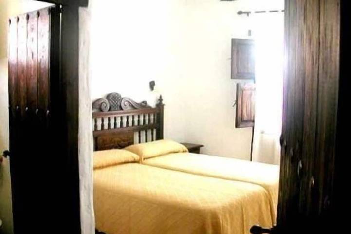 House of the mistress inside the sale with covered manchego patio. Pets allowed in El Toboso, Comarca de la Mancha