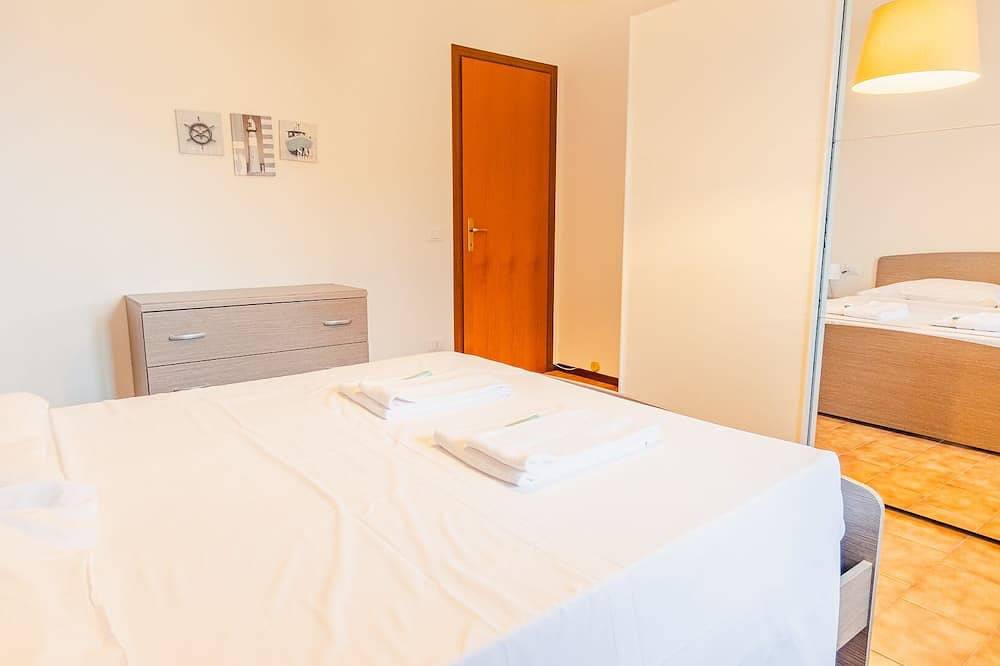 Ganze Wohnung, Villa Quantum Sole - Zwei Schlafzimmer Wohnung, Schläft 6 in Rivoltella del Garda, Desenzano del Garda