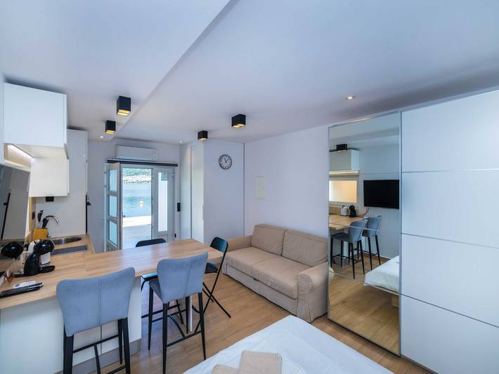 Ganze Wohnung, Apartments Ema - Studio Apartment with Sea View in Rogotin, Dubrovnik-Neretva