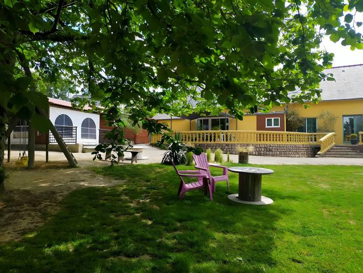 Location de vacances pour 15 personnes, avec bassin pour enfant ainsi que jacuzzi et jardin à Ploumagoar - 2