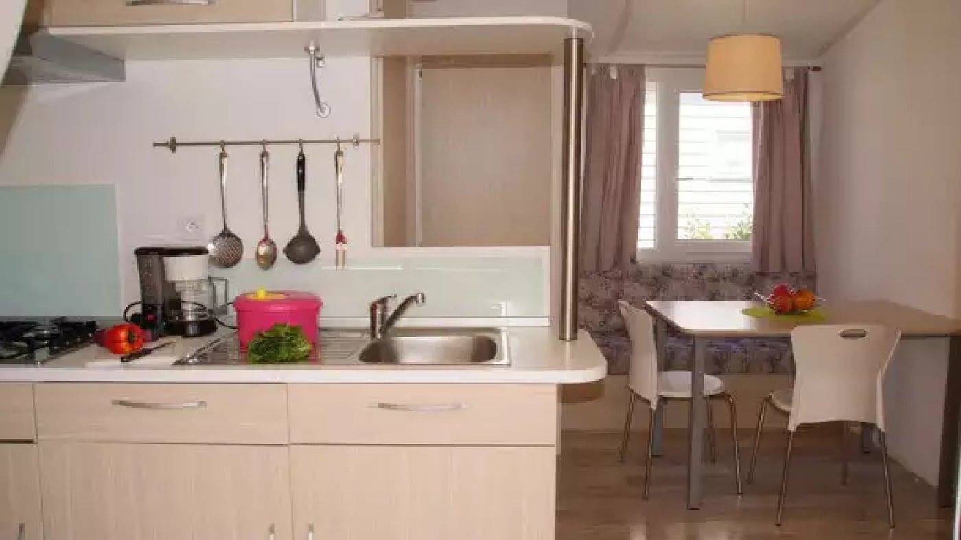 Zecamping 3 étoiles 2km plage espace aquatique locatif Tv clim 24m2 in Bormes-les-Mimosas, Parco nazionale di Port-Cros