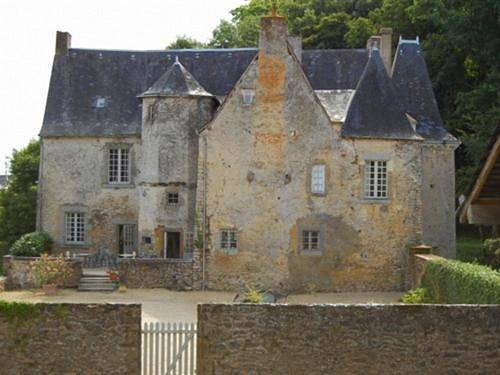 Manoir de Rouessé in Laval, Mayenne