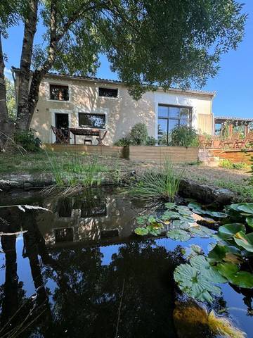 Location de vacances pour 9 personnes, avec piscine ainsi que jacuzzi et jardin à Vallet (Loire-Atlantique)
