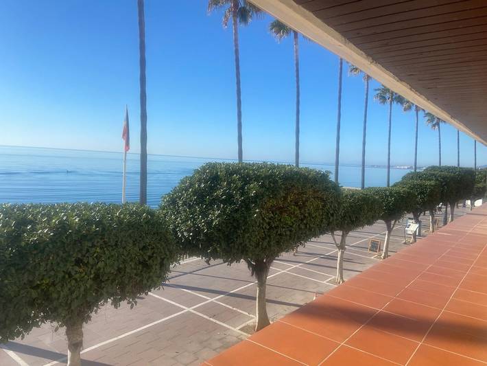 Hel lejlighed, Apartment 'En 1ª Línea De Playa' with Sea View, Shared Pool and Wi-Fi in Marbella Centre, Marbella