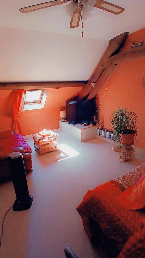 Chambre et salon indépendants chez l'habitant in Pierre-de-Bresse, Région de Louhans