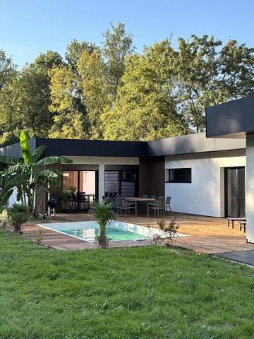 Location de vacances pour 10 personnes, avec terrasse et piscine à Ouchamps