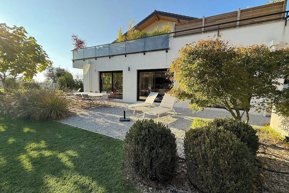 Appartement entier, Maison design avec hammam près du lac Léman in Perrignier, Région de Thonon-les-Bains