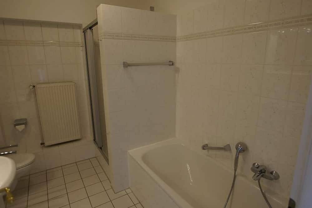 Ganze Wohnung, Lüttke Juwel, Ferienwohnung mit traumhaftem Seeblick in Lembruch, Landkreis Diepholz