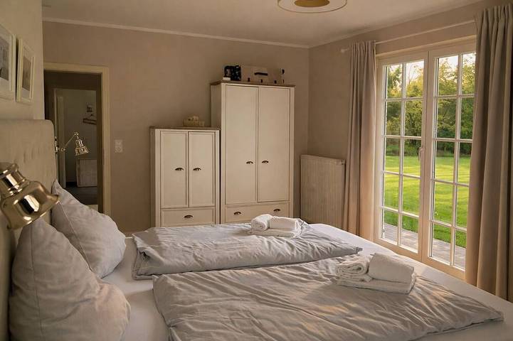 Ganze Wohnung, Hochwertige Ferienwohnung mit viel Platz und großer Terrasse in St. Peter-Bad, St. Peter-Ording