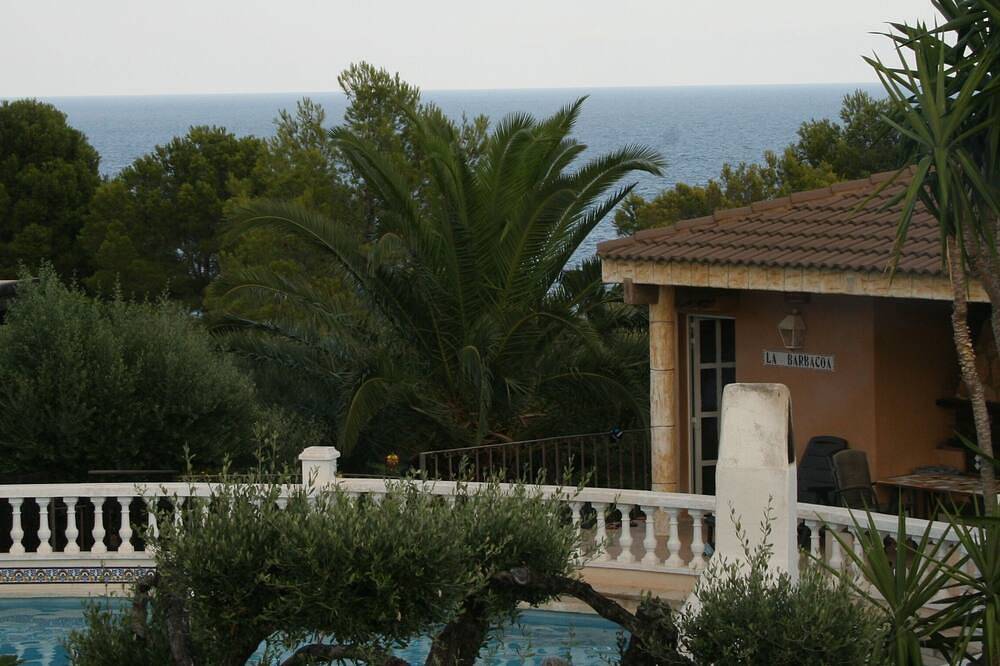 Huis 200m van de zee, direct aan het zwembad, ver van de toeristische drukte in Terres de l'Ebre, Costa Dorada