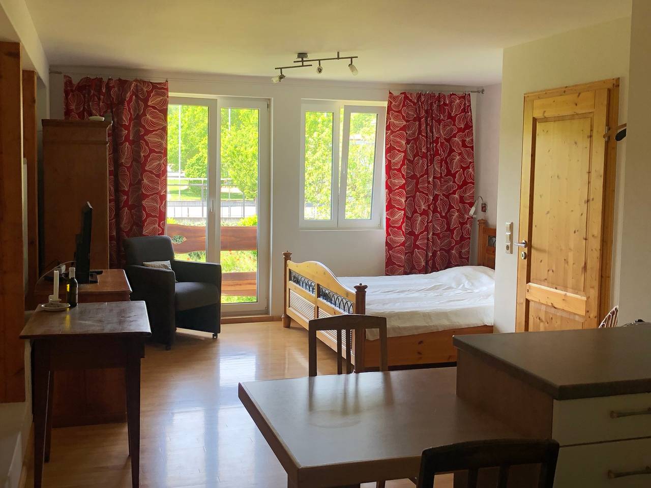 Ολόκληρο το στούντιο, Apartment 'Nr-35qm' with Shared Garden and Wi-Fi in Oberrotweil, Vogtsburg im Kaiserstuhl