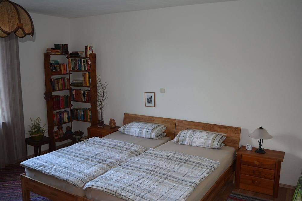 Ganze Wohnung, Helle, großzügige Ferienwohnung im Kern von Münstermaifeld in Burg Eltz, Münstermaifeld