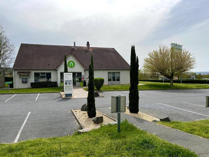 Hôtel pour 2 personnes, avec Terrasse et Jardin à Saint-Victor (Allier)