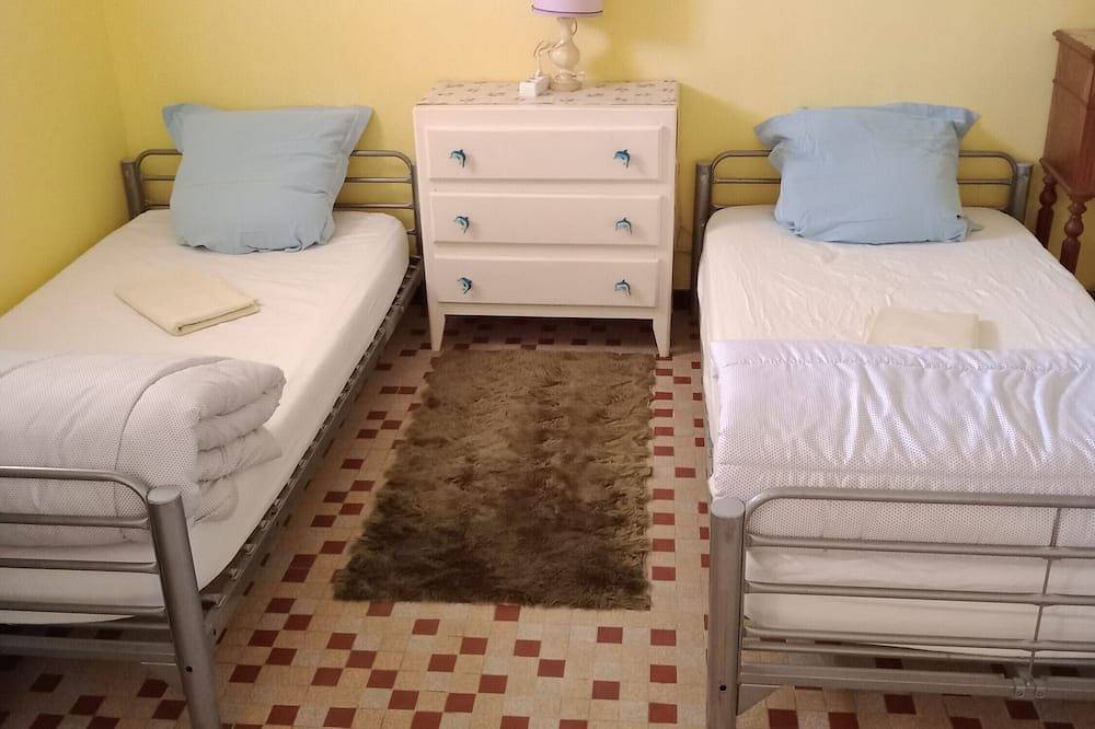 Holiday Home \"complète\" with Balcony & Wi-Fi in Montluçon, Montluçon region
