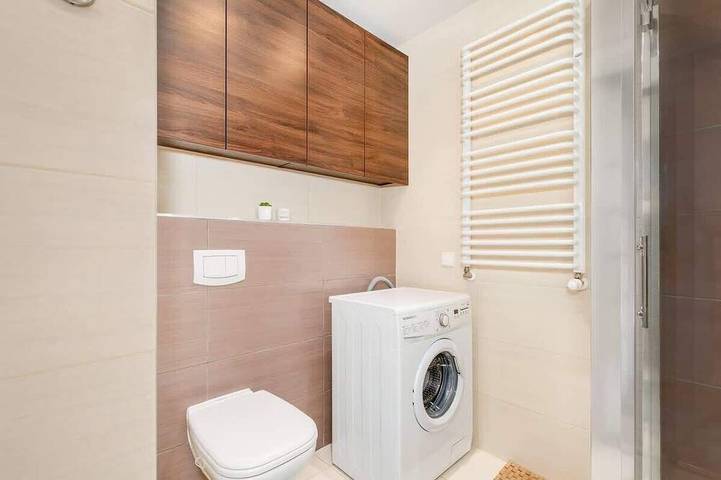 Ganze Wohnung, Modernes Studio in Strandnähe | Balkon | Parkplatz in Swinemünde, Stettiner Haff