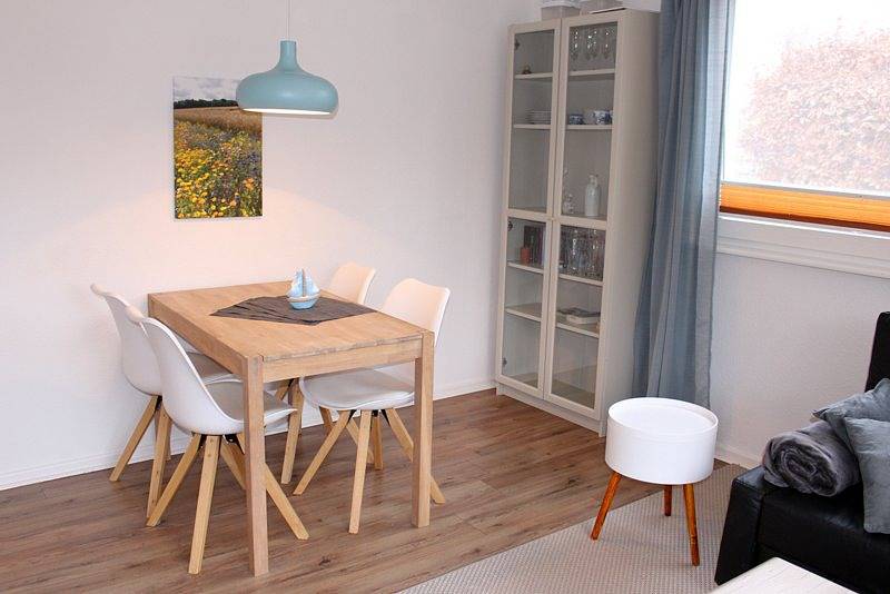 Foehrenhus Ferienbungalow in ruhiger Lage für 4 Personen Wlan Terrasse Strandkorb und Hund in Niendorf, Timmendorfer Strand