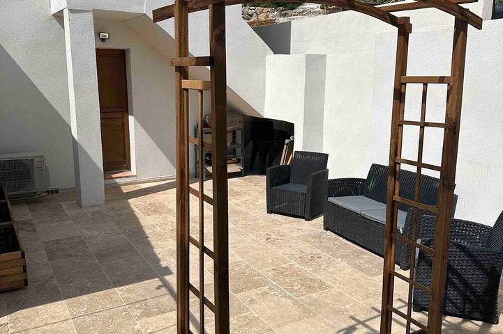 Ferienwohnung für 2 Personen, mit Balkon und Garten sowie Pool - 1