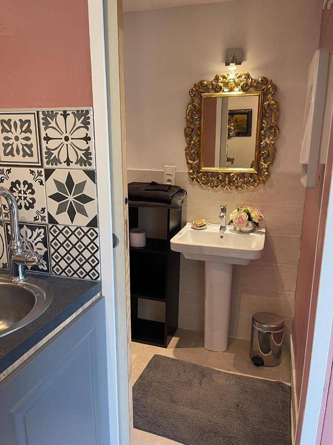 Gîte pour 3 personnes, avec Terrasse et Jardin à Montanay