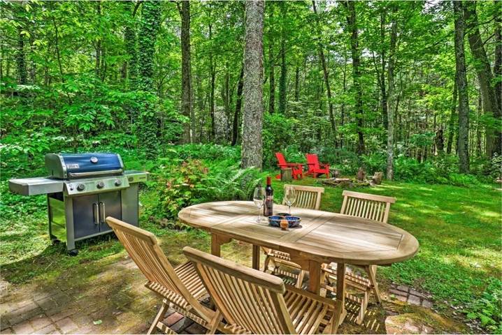 Log cabin for 5 people, with terrace and yard in Highlands (NC)