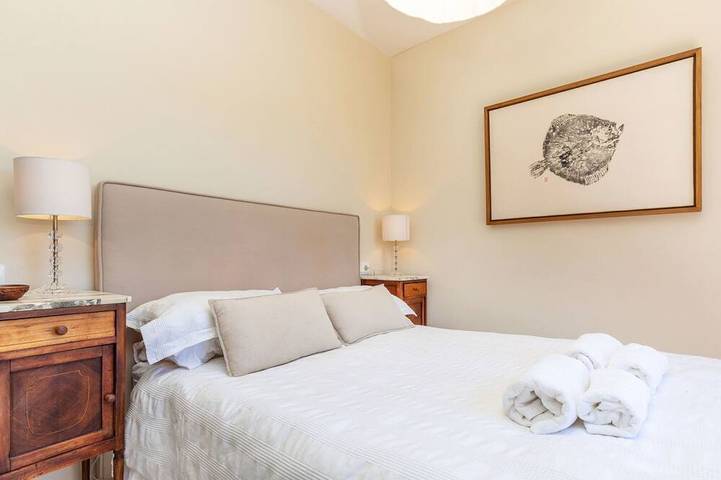 Location de vacances pour 6 personnes, avec jardin ainsi que piscine et terrasse à Bellcaire d'Empordà - 2